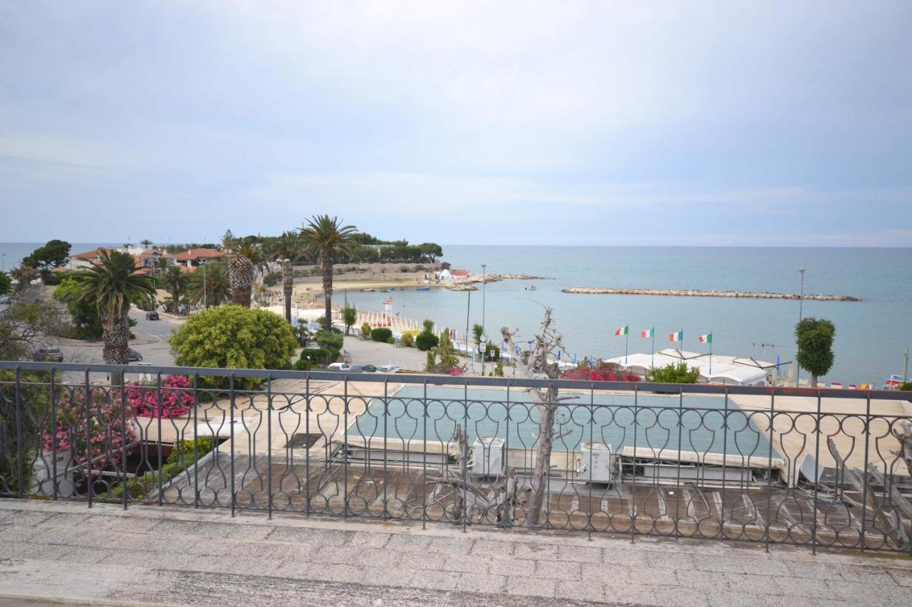 Bed and Breakfast Golden Bay Trani Exteriér fotografie