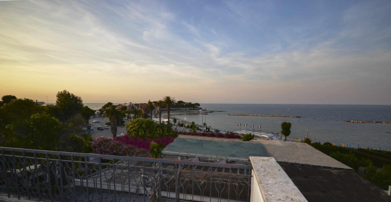Bed and Breakfast Golden Bay Trani Exteriér fotografie